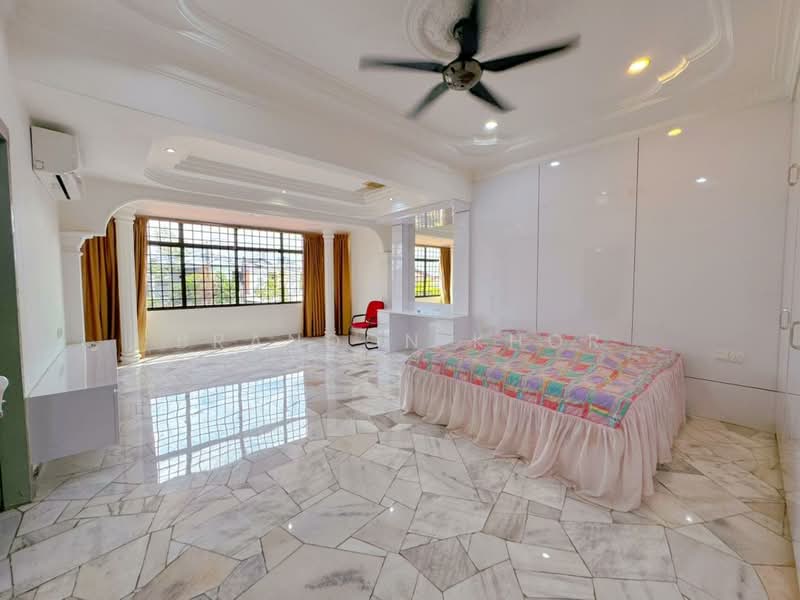 Semi-Detached House for Sale in Taman Johor Jaya (Johor Bahru) - Brandon Khor - Bedroom - PropertyGuru.com.my