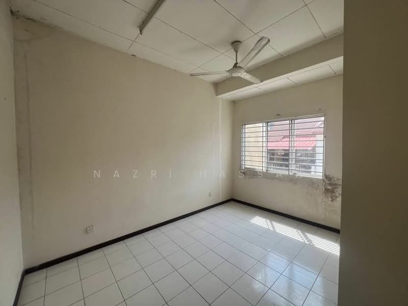 2-storey Terraced House for Sale in Desa Coalfields (Sungai Buloh) - Nazri Hassan - PropertyGuru.com.my