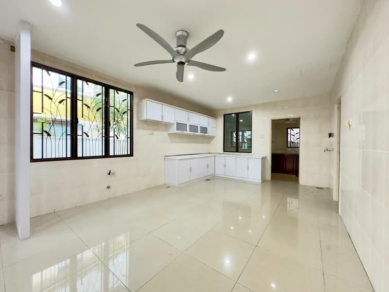Taman Aman Perdana untuk Untuk Dijual - RM 1,120,000, Mac 2026 - Kitchen - PropertyGuru.com.my