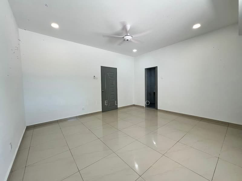 2-storey Terraced House for Sale in Taman Bukit Kempas (Tampoi) - Daniel Yong - Interior - PropertyGuru.com.my