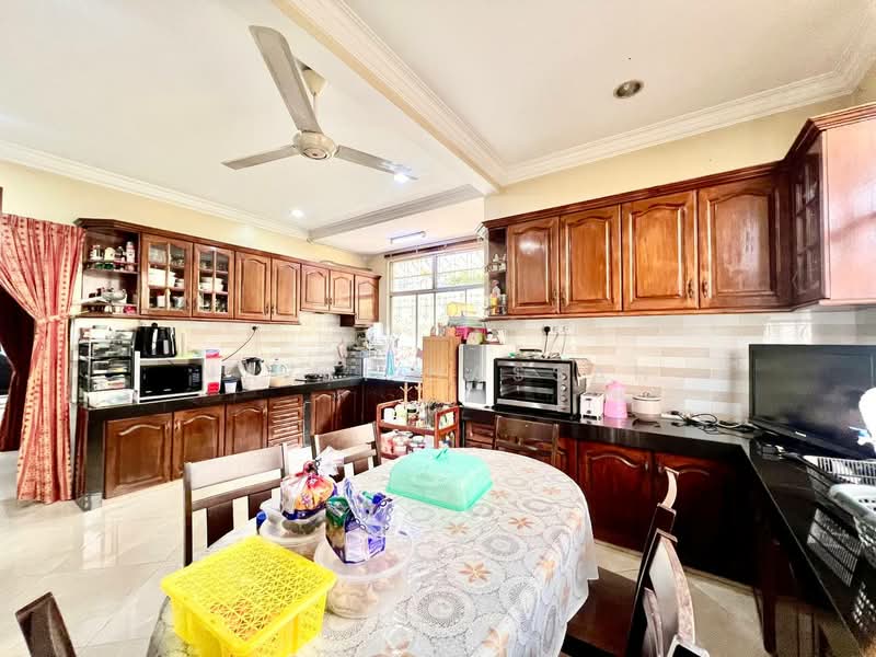 Bungalow for Sale in Seksyen 2 (Shah Alam) - Nazri Hassan - Kitchen - PropertyGuru.com.my