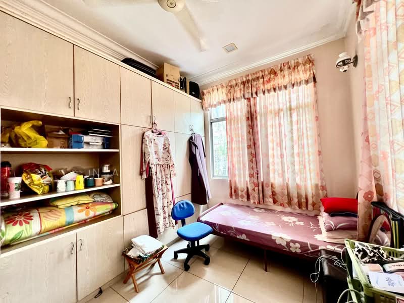 Bungalow for Sale in Seksyen 2 (Shah Alam) - Nazri Hassan - Bedroom - PropertyGuru.com.my