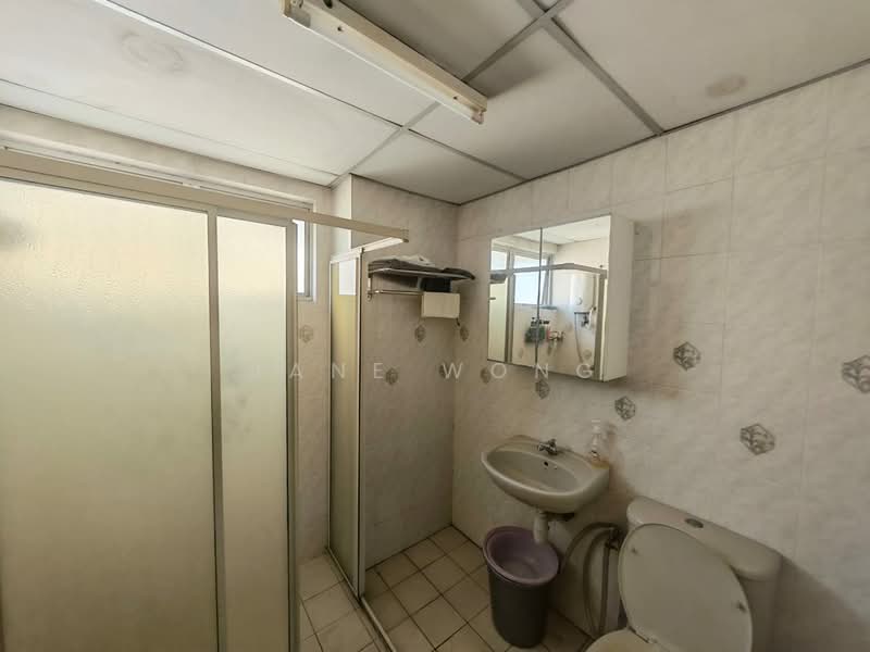 Condominium for Rent at Puncak Nusa Kelana - Jane Wong - Bathroom - PropertyGuru.com.my