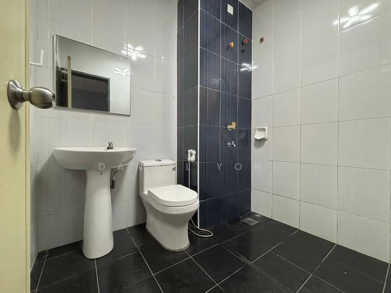 2-storey Terraced House for Sale in Mutiara Rini (Skudai) - Daniel Yong - Bathroom - PropertyGuru.com.my