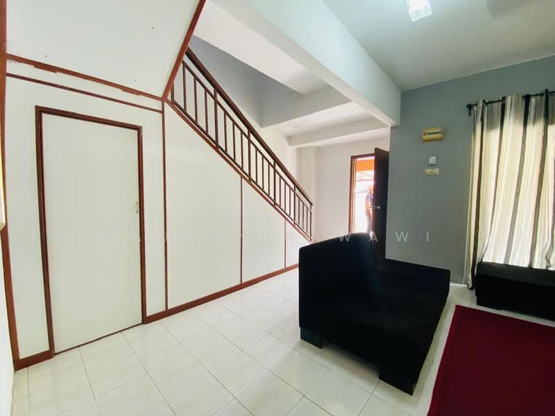 2-storey Terraced House for Sale in Jenjarom (Selangor) - Fauran Nawawi - Living Room - PropertyGuru.com.my
