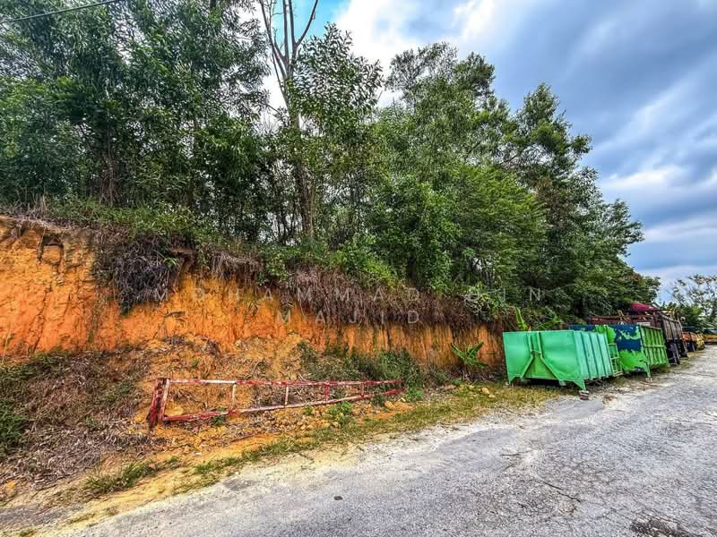 Residential Land for Sale in Kampung Dato Abu Bakar Baginda (Dengkil) - Mohammad Din Majid - PropertyGuru.com.my