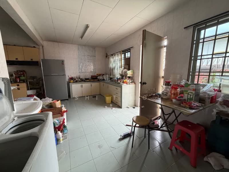 Taman Pelangi untuk Untuk Dijual - RM 1,080,000, Mac 2026 - Kitchen - PropertyGuru.com.my