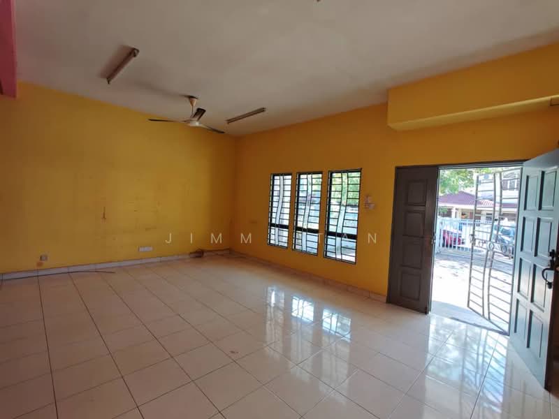 2-storey Terraced House for Sale in Bandar Puteri Klang (Klang) - Jimmy Tan - Living Room - PropertyGuru.com.my