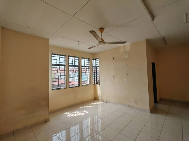2-storey Terraced House for Sale in Bandar Puteri Klang (Klang) - Jimmy Tan - Living Room - PropertyGuru.com.my