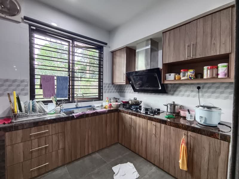 2-storey Terraced House for Sale in Bandar Kinrara Seksyen 7 (Bandar Kinrara) - Su Lin Khor - Kitchen - PropertyGuru.com.my
