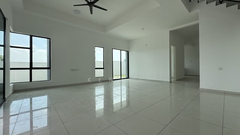 Semi-Detached House for Sale in Bandar Lahat Mines (Lahat) - Kent C - Living Room - PropertyGuru.com.my