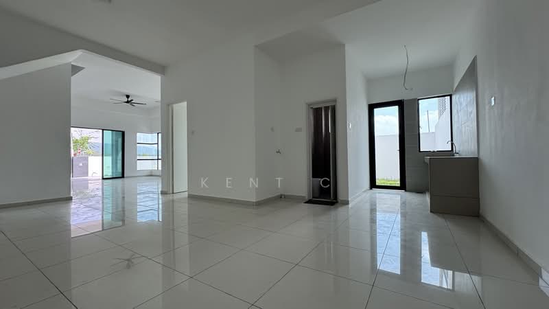 Semi-Detached House for Sale in Bandar Lahat Mines (Lahat) - Kent C - Living Room - PropertyGuru.com.my