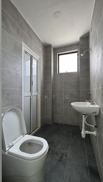 Semi-Detached House for Sale in Bandar Lahat Mines (Lahat) - Kent C - Bathroom - PropertyGuru.com.my