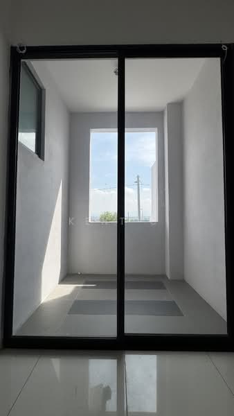 Semi-Detached House for Sale in Bandar Lahat Mines (Lahat) - Kent C - Balcony - PropertyGuru.com.my