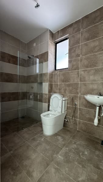 Semi-Detached House for Sale in Bandar Lahat Mines (Lahat) - Kent C - Bathroom - PropertyGuru.com.my