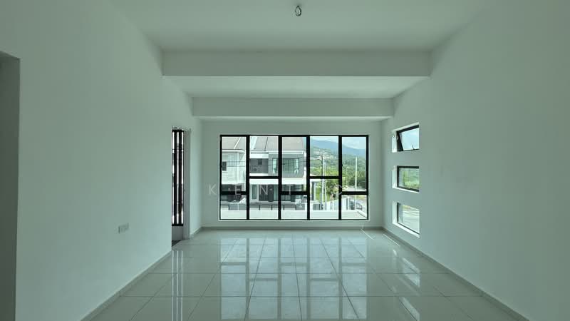 Semi-Detached House for Sale in Bandar Lahat Mines (Lahat) - Kent C - Living Room - PropertyGuru.com.my