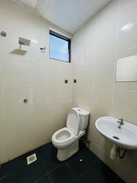 Residensi Zamrud untuk Untuk Dijual - RM 300,000, Mac 2026 - Bathroom - PropertyGuru.com.my