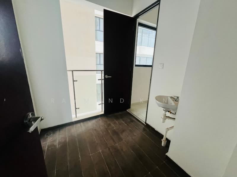 Condominium for Sale at Bay Point @ Country Garden Danga Bay - Raymond Kong - Balcony - PropertyGuru.com.my