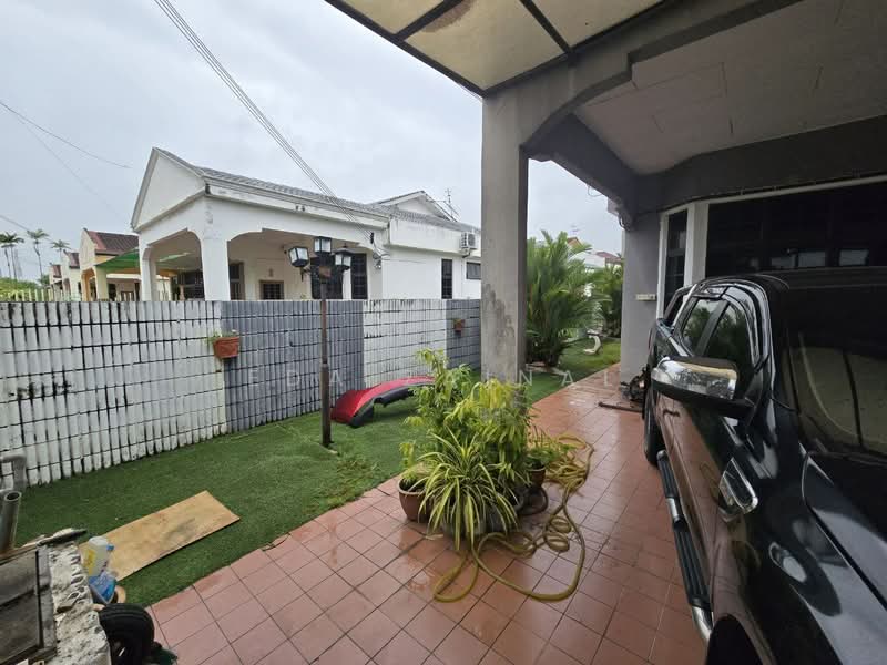 Semi-Detached House for Sale in Taman Emas (Klang) - Eda Zainal - Exterior - PropertyGuru.com.my