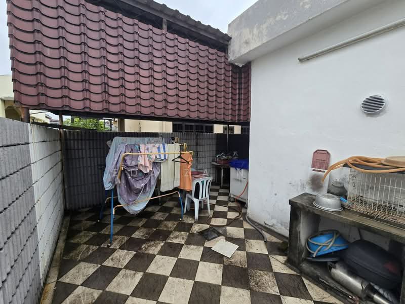Semi-Detached House for Sale in Taman Emas (Klang) - Eda Zainal - Exterior - PropertyGuru.com.my