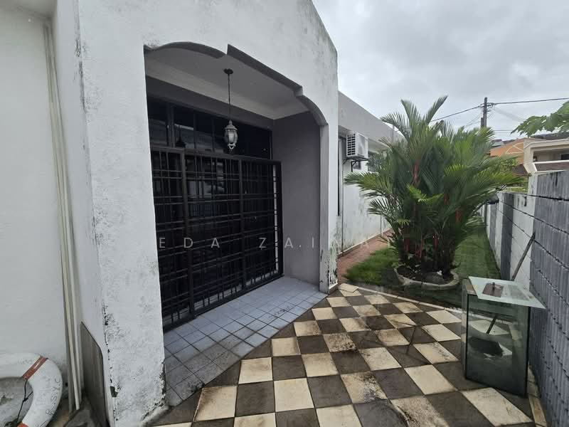 Semi-Detached House for Sale in Taman Emas (Klang) - Eda Zainal - Exterior - PropertyGuru.com.my