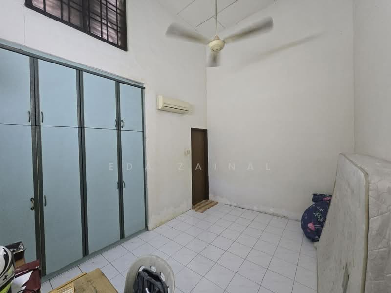Semi-Detached House for Sale in Taman Emas (Klang) - Eda Zainal - PropertyGuru.com.my