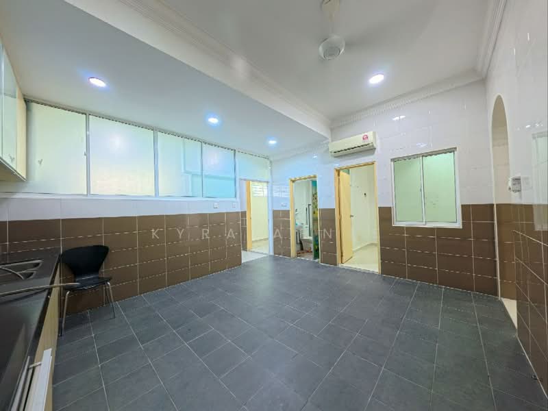 3-storey Terraced House for Sale in Kajang (Selangor) - Kyra Afnee - Kitchen - PropertyGuru.com.my