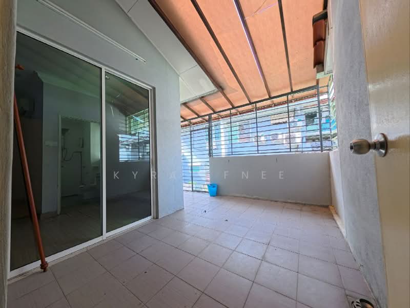 3-storey Terraced House for Sale in Kajang (Selangor) - Kyra Afnee - Balcony - PropertyGuru.com.my