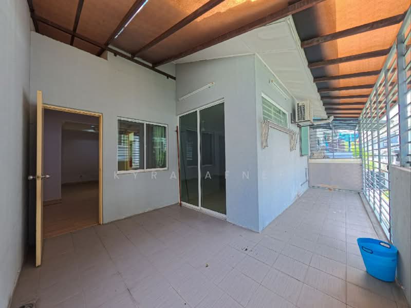 3-storey Terraced House for Sale in Kajang (Selangor) - Kyra Afnee - Balcony - PropertyGuru.com.my