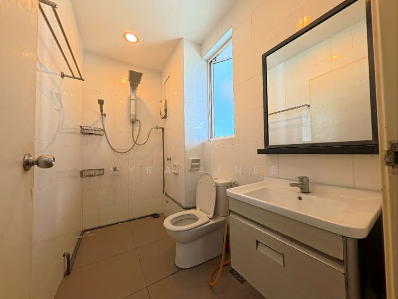 3-storey Terraced House for Sale in Kajang (Selangor) - Kyra Afnee - Bathroom - PropertyGuru.com.my