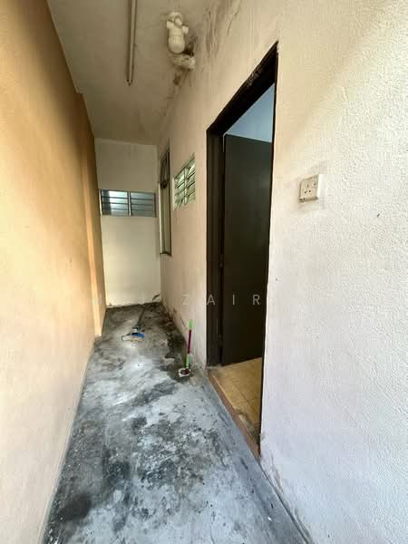 Townhouse for Sale in Ampang (Selangor) - M.J Zairin - Corridor - PropertyGuru.com.my