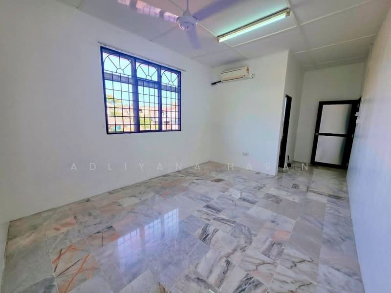 Taman Baiduri, Seremban untuk Untuk Dijual - RM 470,000, Mac 2026 - Interior - PropertyGuru.com.my
