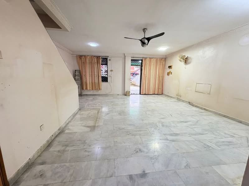 2-storey Terraced House for Sale in Taman Sri Putri (Kulai) - Jack Chai - Living Room - PropertyGuru.com.my