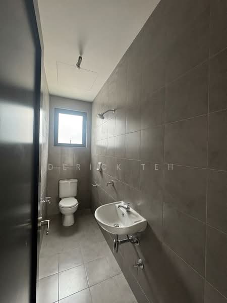 Semi-Detached House for Sale in Telok Panglima Garang (Selangor) - Derick Teh - Bathroom - PropertyGuru.com.my