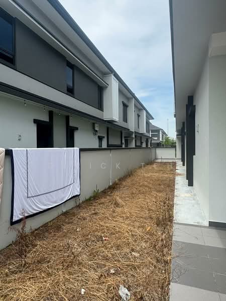 Semi-Detached House for Sale in Telok Panglima Garang (Selangor) - Derick Teh - Exterior - PropertyGuru.com.my