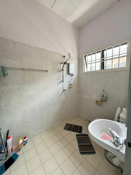 2-storey Terraced House for Sale in Taman Desa Tebrau (Tebrau) - Peter Tan - Bathroom - PropertyGuru.com.my
