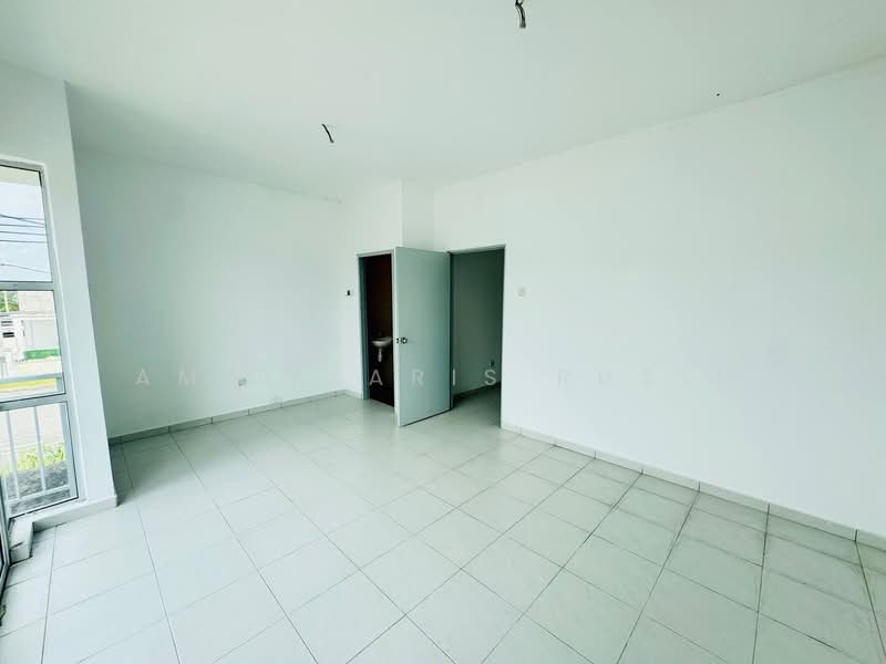 2-storey Terraced House for Sale in Taman Scientex Utama (Senai) - Amir Faris Rusli - Interior - PropertyGuru.com.my