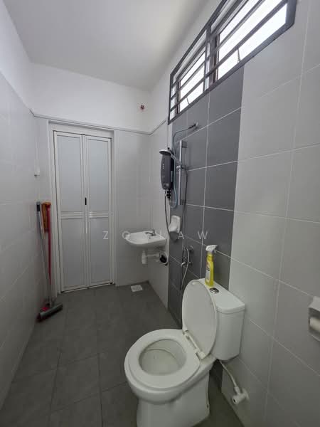 2-storey Terraced House for Sale in Batu Pahat (Johor) - ZG Law - Bathroom - PropertyGuru.com.my
