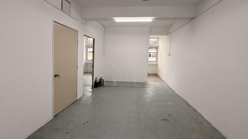 Shop / Office for Rent in Taman United (Jalan Klang Lama (Old Klang Road)) - Jess Tan - Open space area - PropertyGuru.com.my