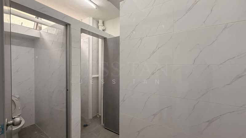 Shop / Office for Rent in Taman United (Jalan Klang Lama (Old Klang Road)) - Jess Tan - Washroom / Shower (2 toilet cubicle) - PropertyGuru.com.my