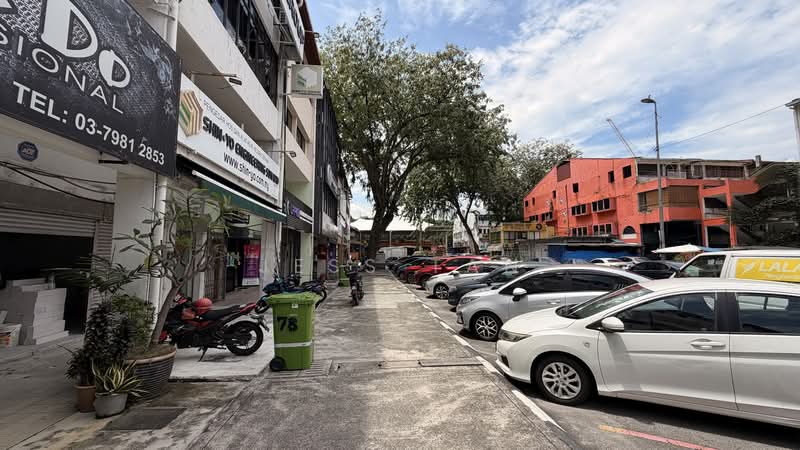 Shop / Office for Rent in Taman United (Jalan Klang Lama (Old Klang Road)) - Jess Tan - Exterior - PropertyGuru.com.my
