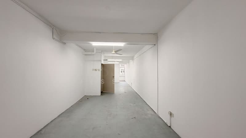Shop / Office for Rent in Taman United (Jalan Klang Lama (Old Klang Road)) - Jess Tan - Open space area - PropertyGuru.com.my