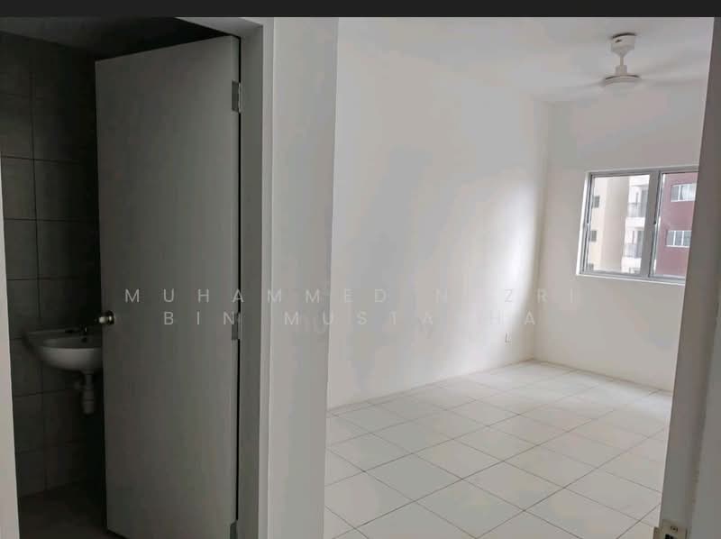 Condominium for Rent at Residensi Sateria - Muhammed Nazri bin Mustapha - Bathroom - PropertyGuru.com.my