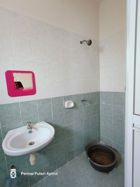 Apartment for Sale at Pangsapuri Permai Puteri - M.J Zairin - Bathroom - PropertyGuru.com.my