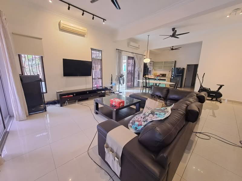 Semi-Detached House for Sale in Shah Alam (Selangor) - Ai Ling Yee - Living Room - PropertyGuru.com.my