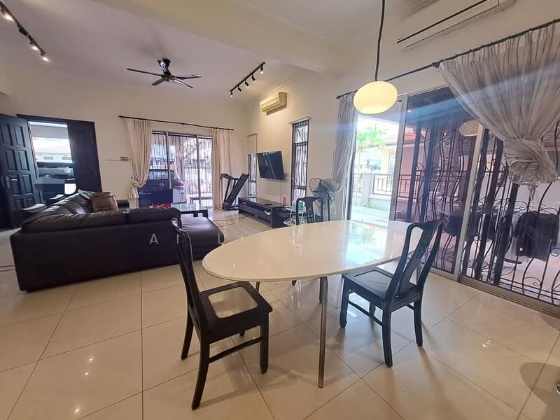 Semi-Detached House for Sale in Shah Alam (Selangor) - Ai Ling Yee - Living Room - PropertyGuru.com.my
