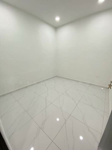 1-storey Terraced House for Sale in Taman Johor Jaya (Johor Bahru) - Daniel Yong - Interior - PropertyGuru.com.my