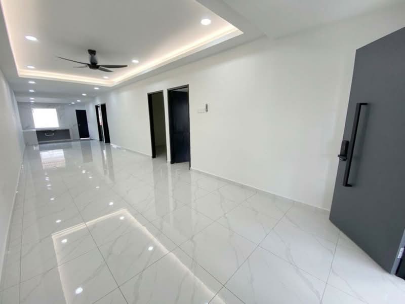 1-storey Terraced House for Sale in Taman Johor Jaya (Johor Bahru) - Daniel Yong - Living Room - PropertyGuru.com.my