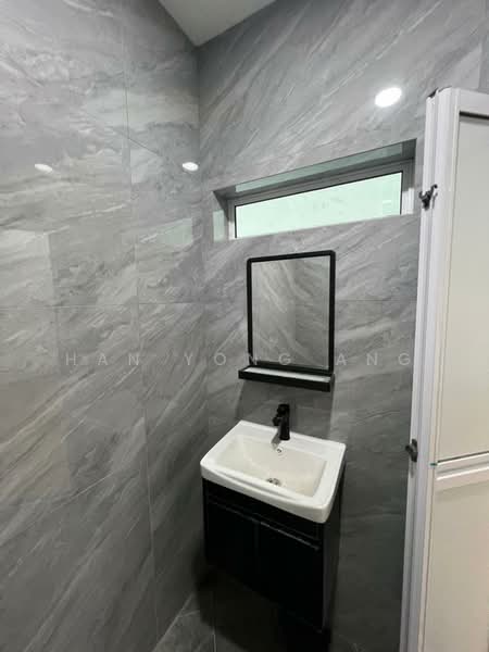 1-storey Terraced House for Sale in Taman Puteri Wangsa (Ulu Tiram) - Han Yong Ang - Bathroom - PropertyGuru.com.my