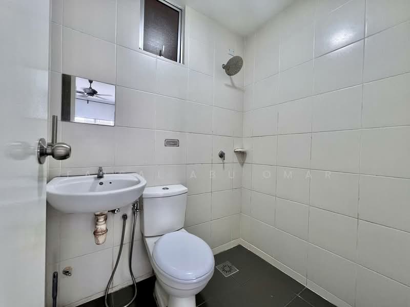 Sky Awani Residensi 1 untuk Untuk Disewa - RM 1,700 /bulan, Feb 2026 - Bathroom - PropertyGuru.com.my
